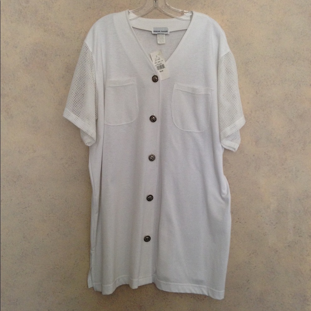 NEW! Plus Size 2X / White lightweight top